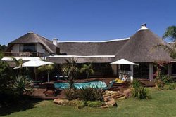 Safari Club Entry Accommodation - Sandals_Guest_House