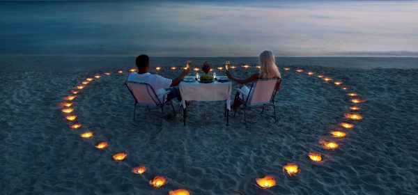 Safari Club - Honeymoon candles on beach